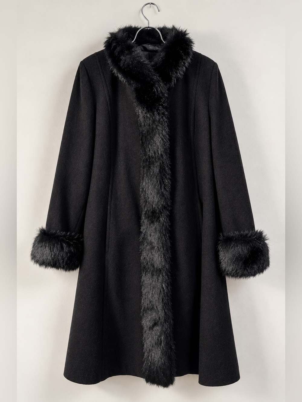 Novelli Adorable Junior Black Faux Fur Trim Coat – Size 11/12